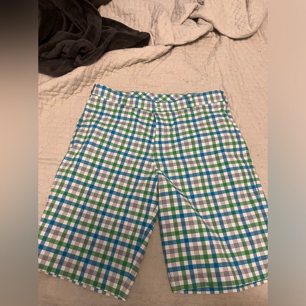 Nike golf shorts 34 waist basically new